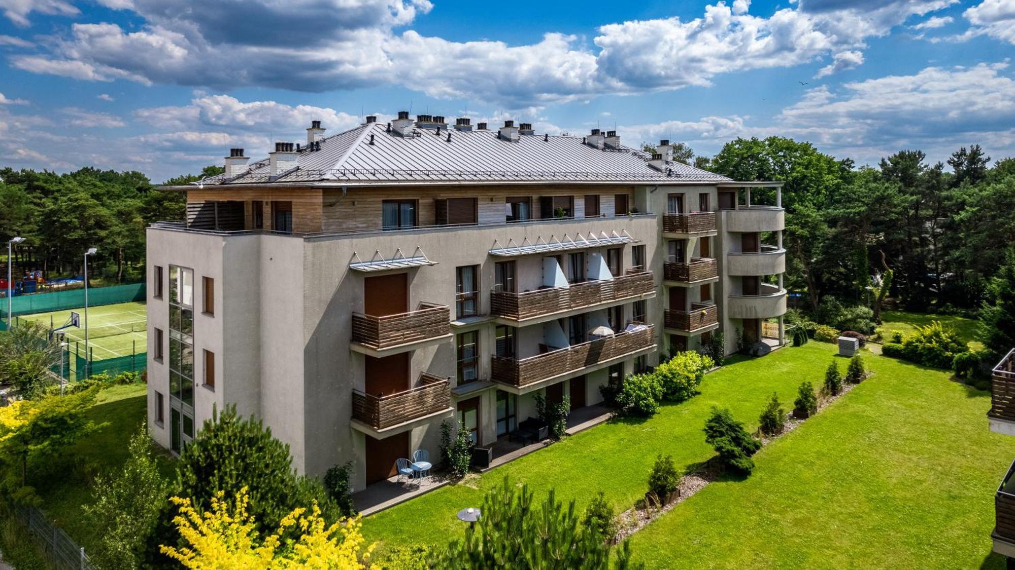Apartamenty Sun & Snow Wczasowa W Sasiedztwie Lasu I Morza Ustka Luaran gambar