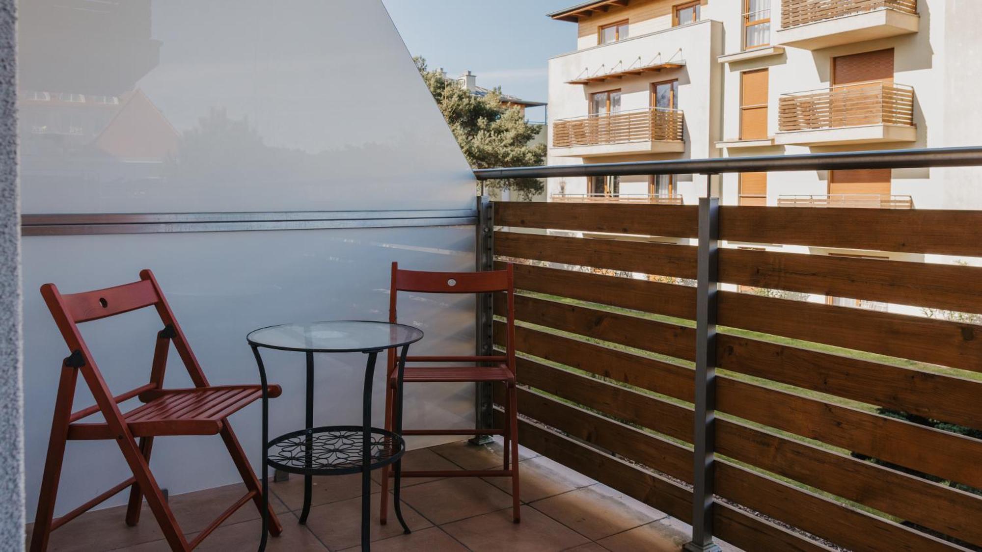 Apartamenty Sun & Snow Wczasowa W Sasiedztwie Lasu I Morza Ustka Luaran gambar